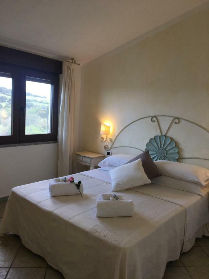 Hotel Sorgente Aglientu Eksteriør bilde